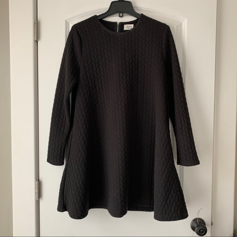 Little black dress with long sleeves & pockets